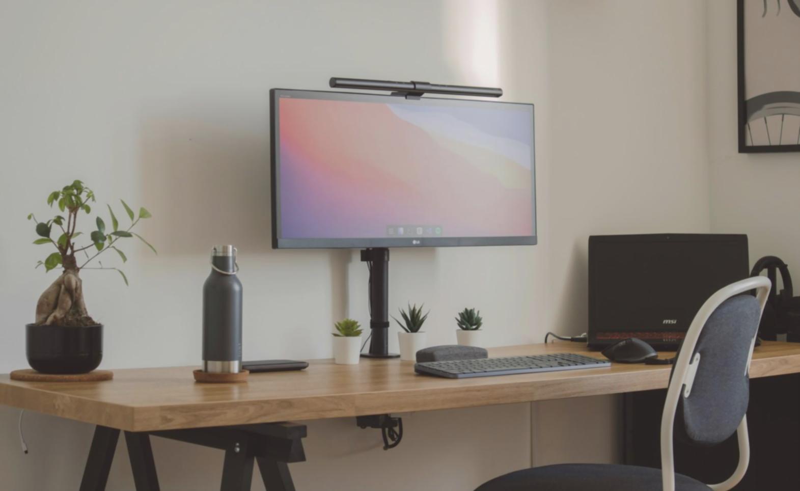 Équipe travaillant sur un projet entrepreneurial